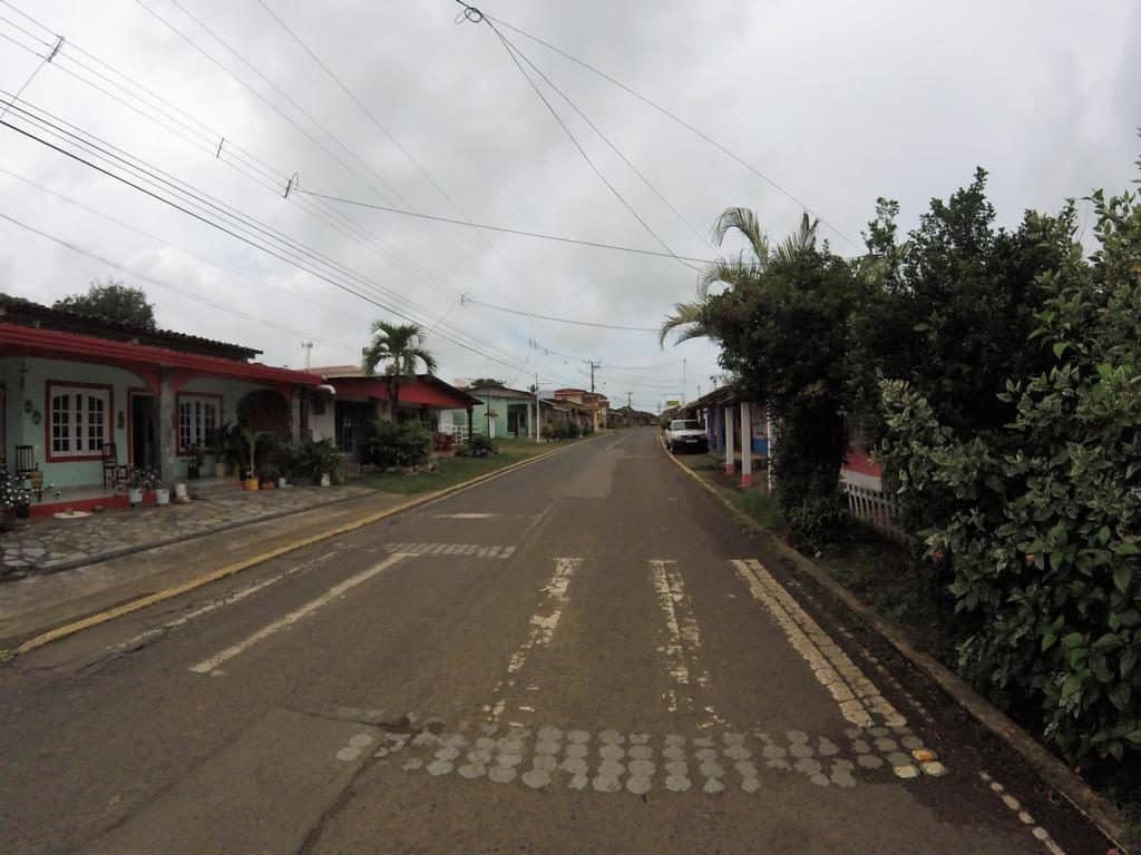 Eine ruhige Straße in Pedasí