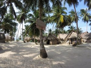 Der Basketballkorb auf der Isla Franklin auf den San Blas Inseln