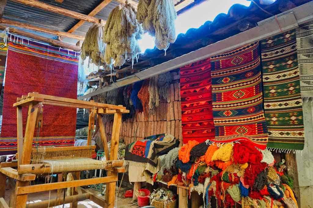 In Teotiatlan del Valle gibt es diverse Manufakturen für Teppiche