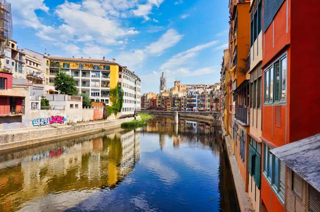 Girona in Spanien: Sehenswürdigkeiten, Tipps & Game of Thrones Drehorte