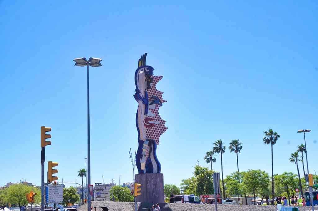 Statue Strand Cap de Barcelona