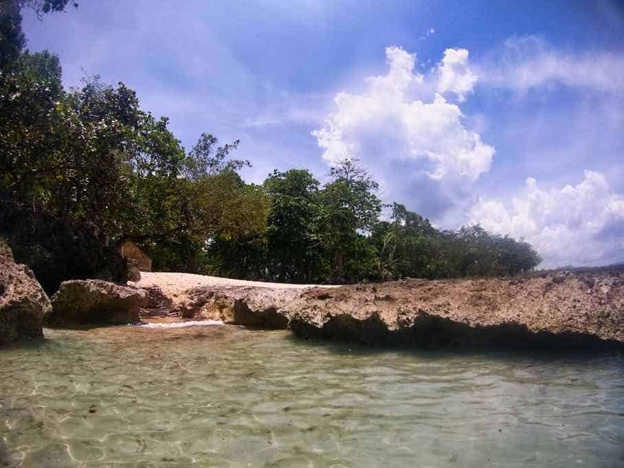 Playa Blanca ist ein Strand im Osten Kubas.