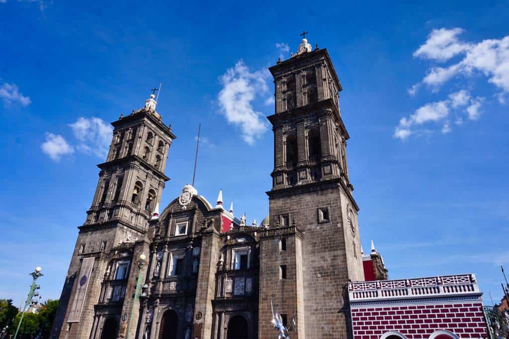 Sehenswürdigkeit in Puebla ist La Catedral.