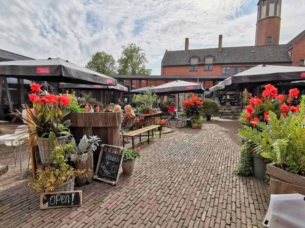 Der wunderschöne Innenhof vom Jells Lunchcafe in Middelburg