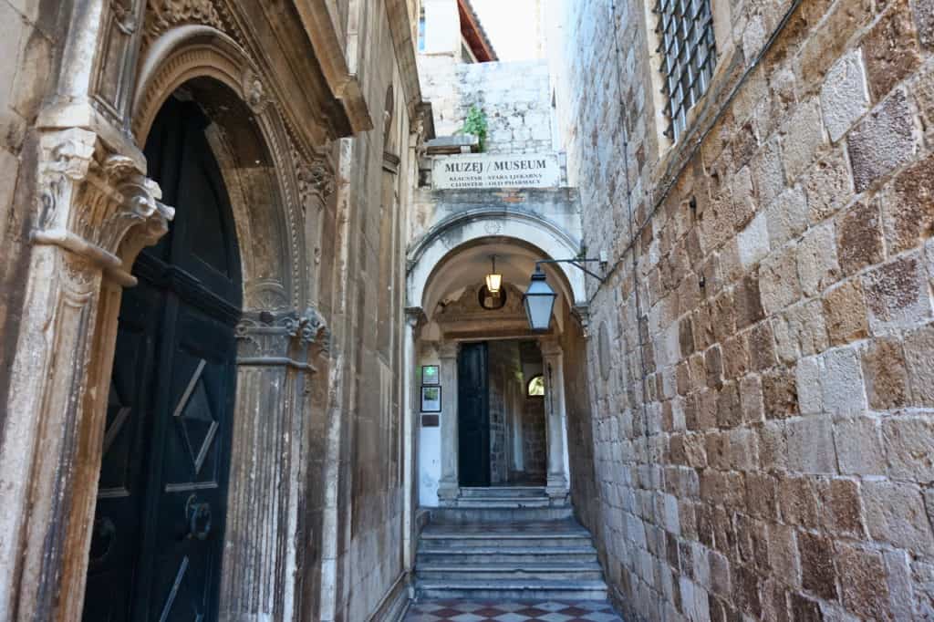 Museum für die älteste Apotheke der Welt im Franziskanerkloster von Dubrovnik.
