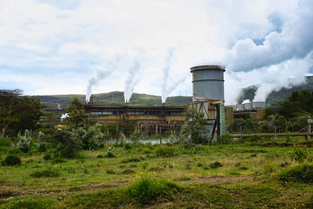 Olkaria Geothermal Kraftwerk im Hells Gate Nationalpark in Kenia.