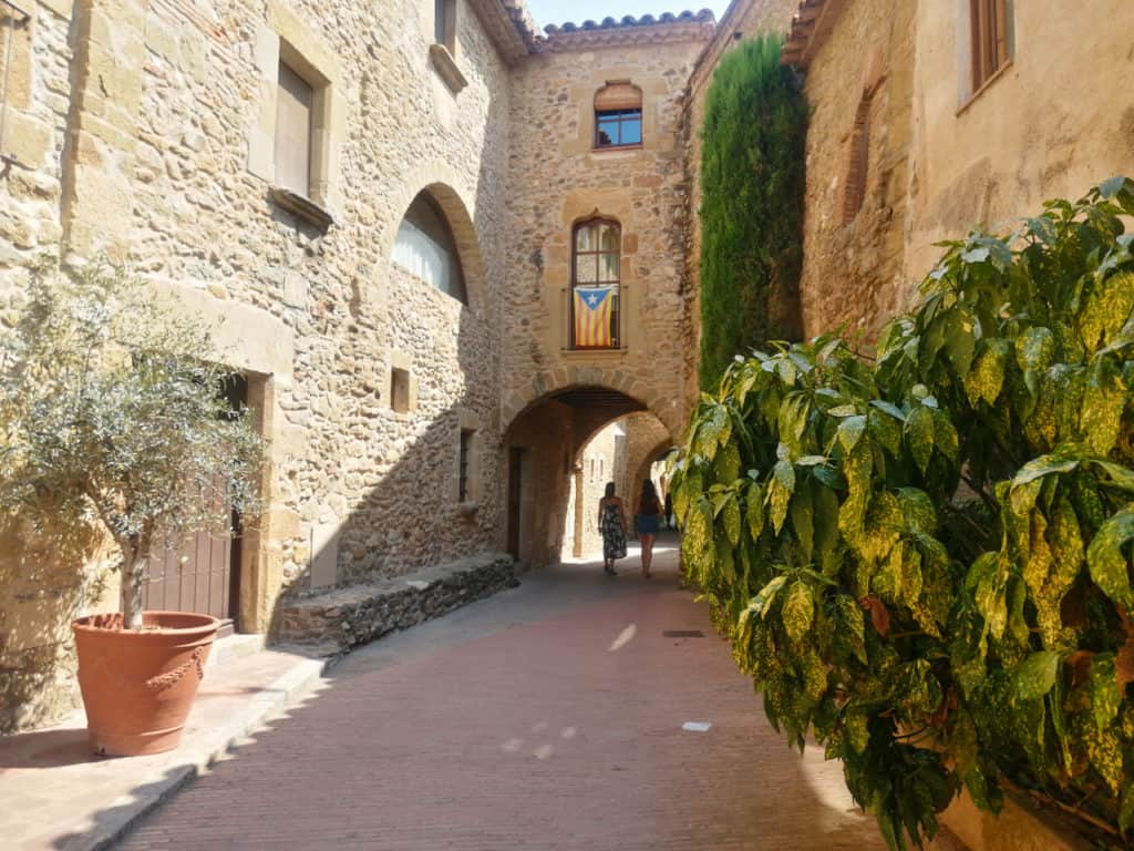 Ausflug von Girona in das Dorf Monells an der Costa Brava.