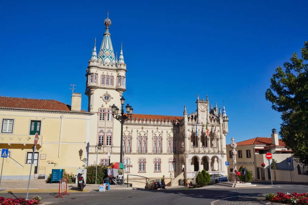 Selbst das Rathaus in Sintra ist eine Augenweide