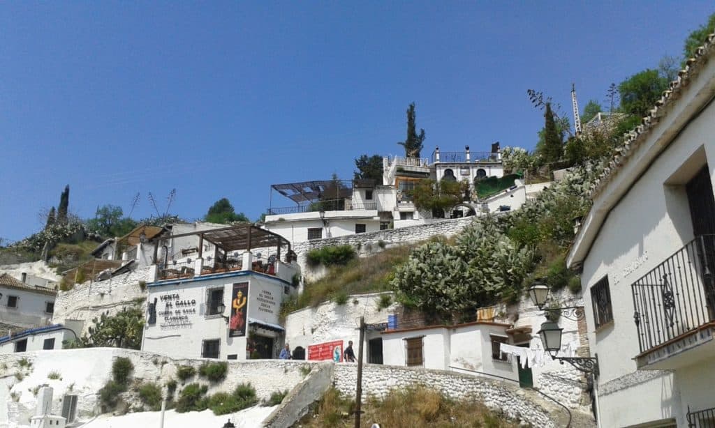 Blick auf das Viertel Albaicin in Granada bei einer Andalusien Reise.