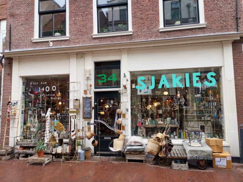 Shopping Tipp in Haarlem ist der Einrichtungsladen Sjakies.