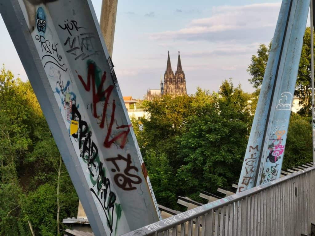 Geheimtipp für einen schönen Ausblick auf den Dom ist der Herkulesberg in Köln.