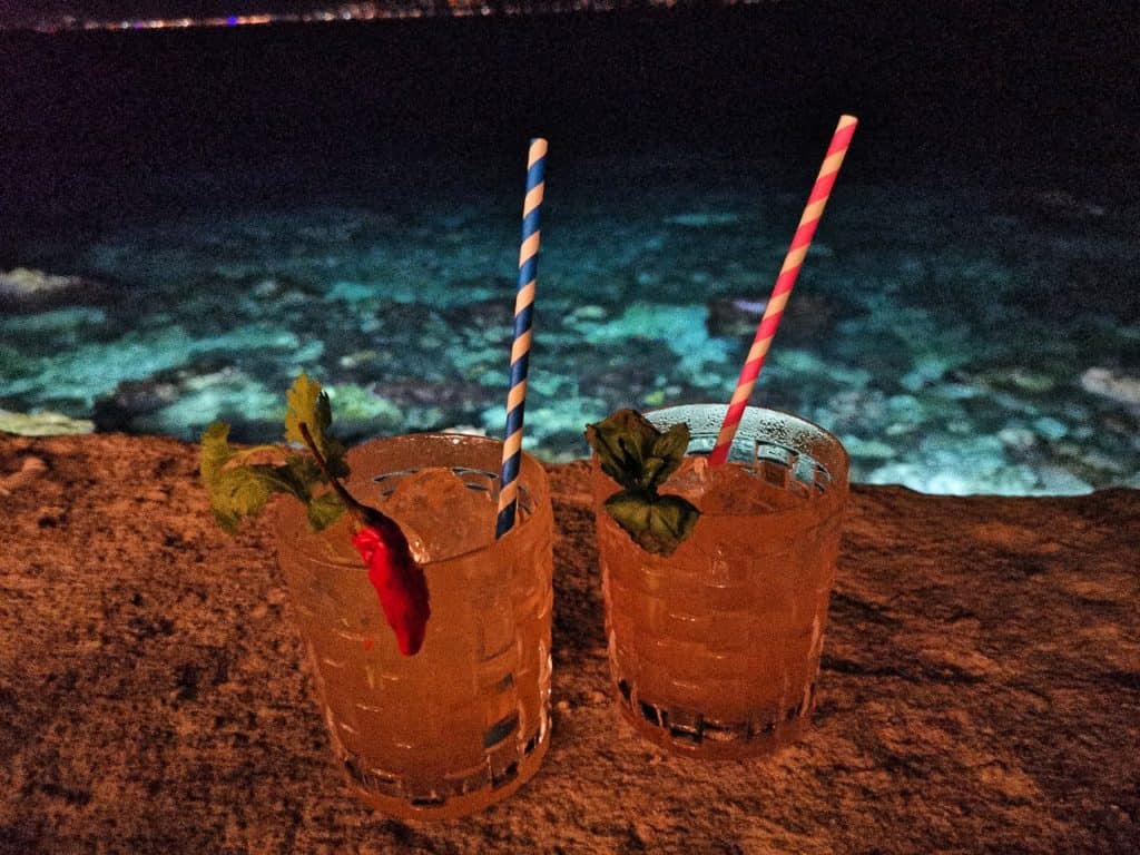 Cocktails in der Piso Piso Bar in Piso Livadi.