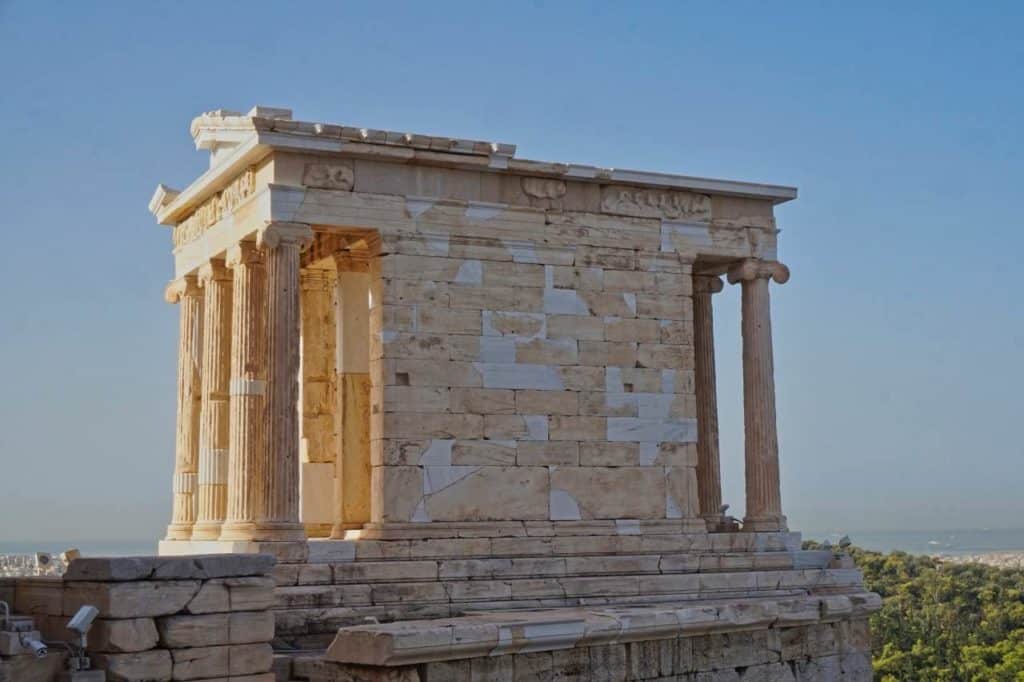 Der Niketempel zählt zu den top Sehenswürdigkeiten der Akropolis Athen