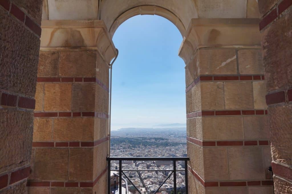 Blick auf Athen von dem Aussichtspunkt Lykabettus aus.