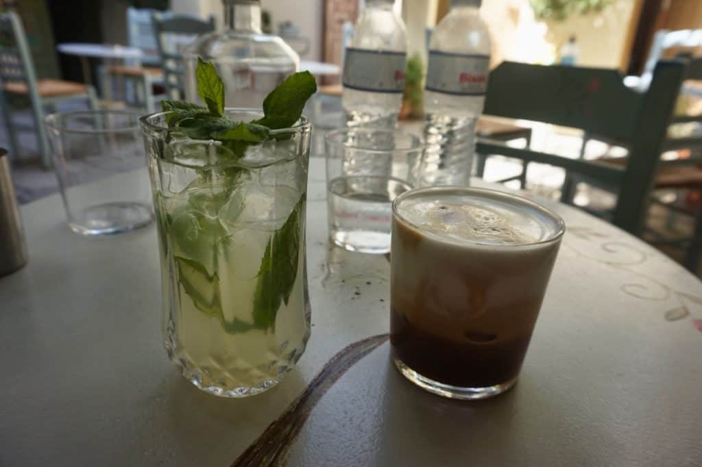 Geheimtipp für ein Café in Athen ist Vryssaki mit leckerer Limonade.