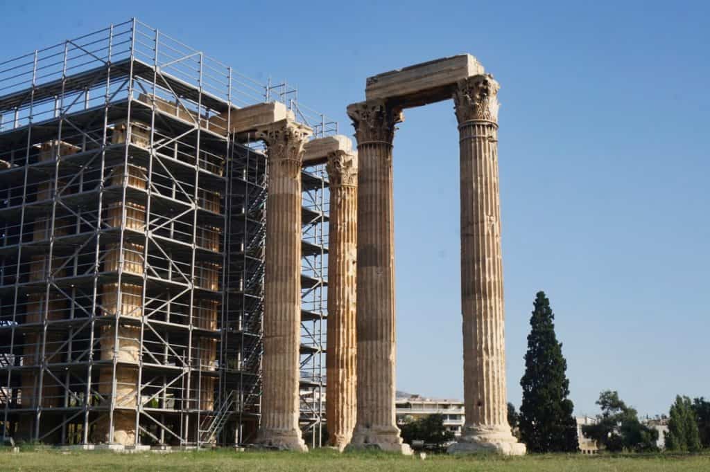 Antike Sehenswürdigkeit Olympieion in Athen, Griechenland.