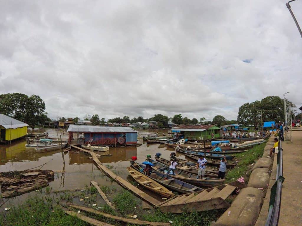 In Leticia liegt einer der bedeutendsten Häfen des Amazonas in Kolumbien. Viele Boote verkehren von hier.