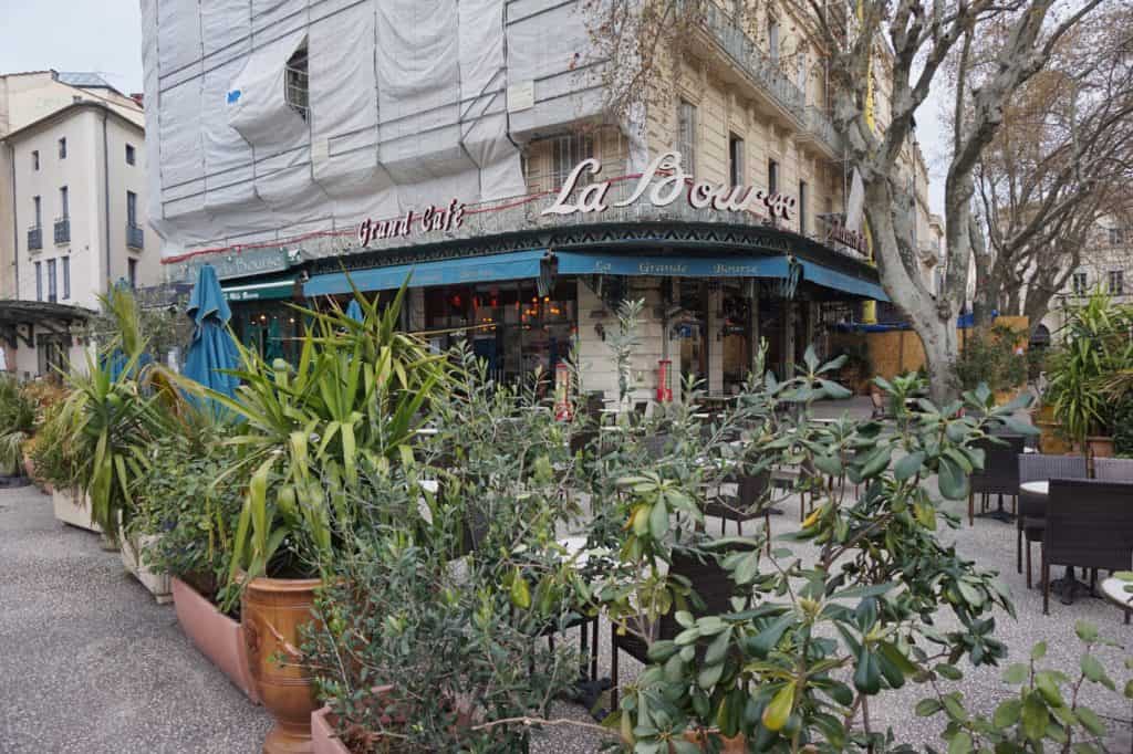 Restaurant im Zentrum der französischen Stadt Nimes.