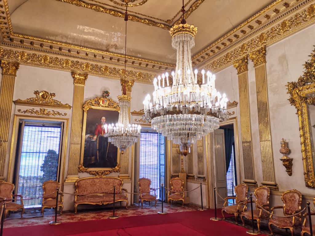 Das schöne Wohnzimmer der Casa Canals in Tarragona in Spanien