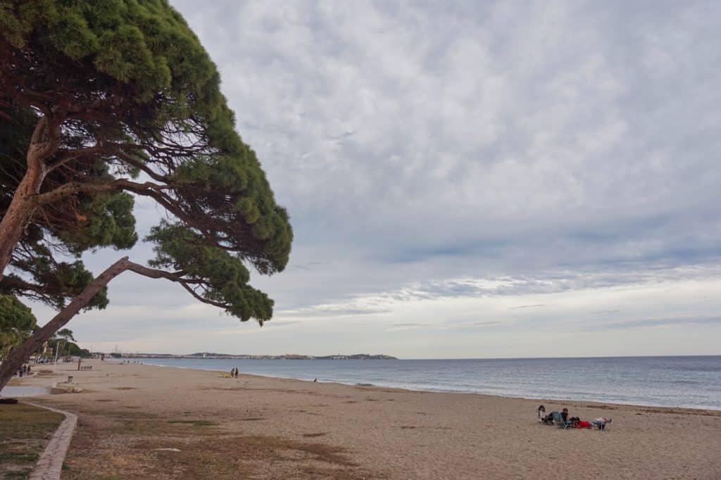 Einsamer Strand Plata del Cavet an der Costa Dorada bei Cambrils