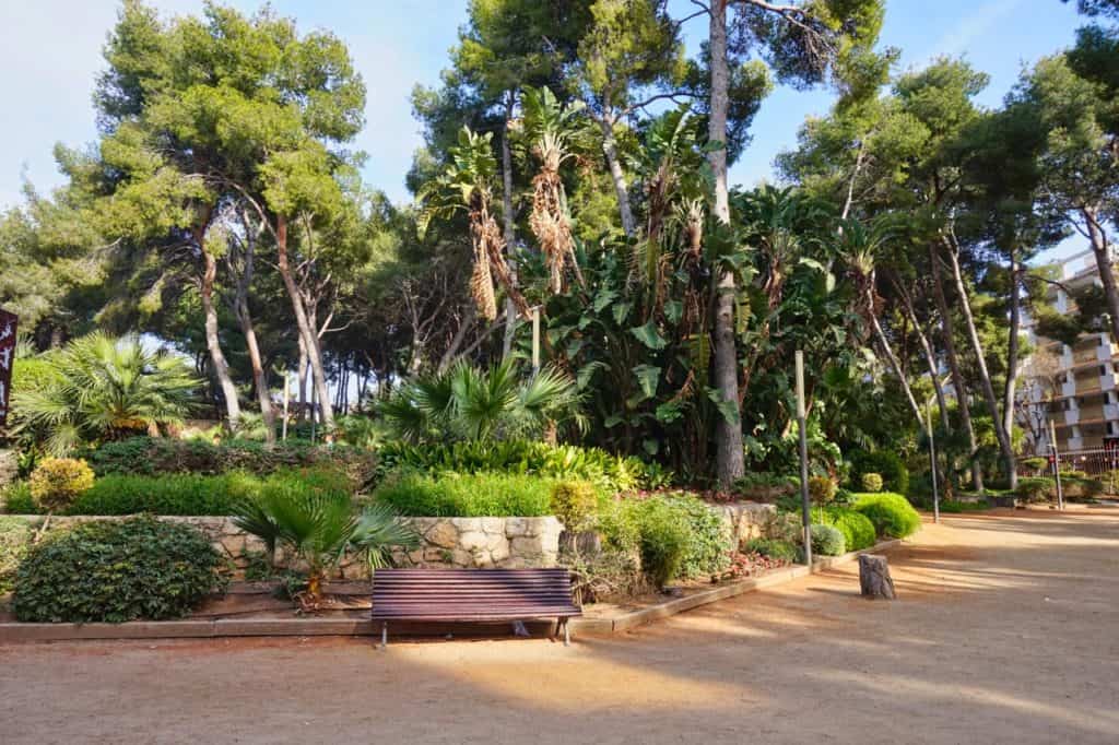 Der Stadtpark von Salou lädt zum Verweilen ein