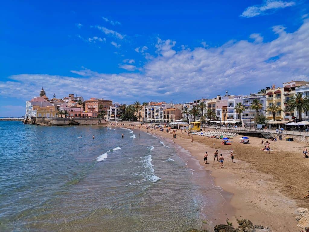 Der schönste Strand in Sitges, Spanien ist der Platja de San Sebastia.