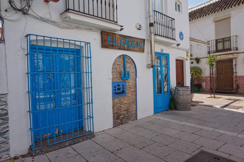 Fischrestaurant in der Innenstadt von Estepona ist das Restaurant El Galeon.