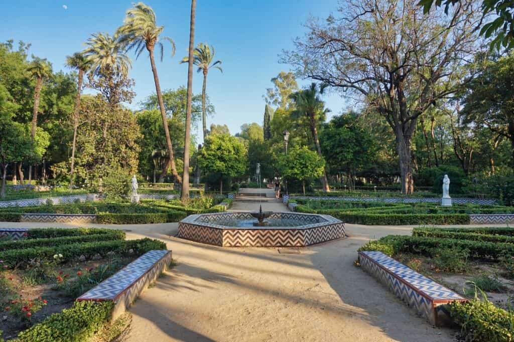 Springbrunnen im Parque Maria Luisa in Sevilla, Andalusien.