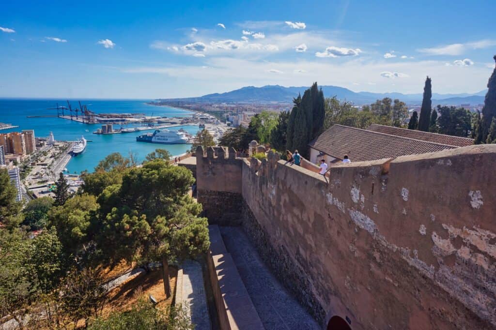 Die Burg Gibralfaro ist eine der Top Sehenswürdigkeiten in Málaga.