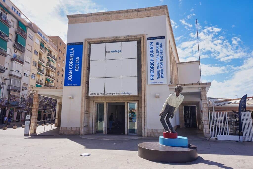 Eingang zum Museum für zeitgenössische Kunst im Stadtteil Soho in Malaga.