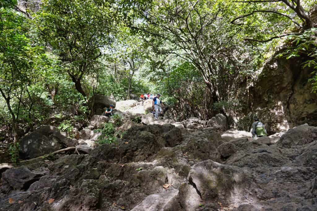 Steile Treppen beim Aufstieg auf den Tepoteco in Tepoztlan, Mexiko.