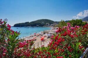 Strand von Himara in Albanien.