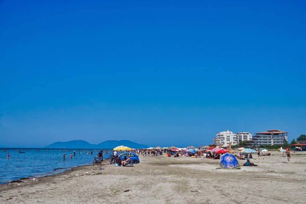 Strand am Hafen von Vlora ist der Plazhi i Vjeter.