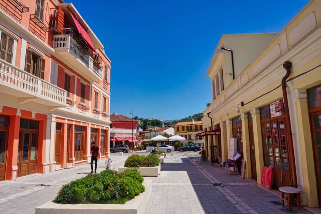 Straße in der Altstadt von Vlora.