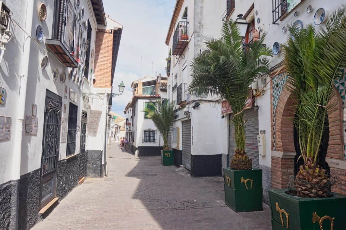 In diesen Granada Stadtteilen übernachten wir
