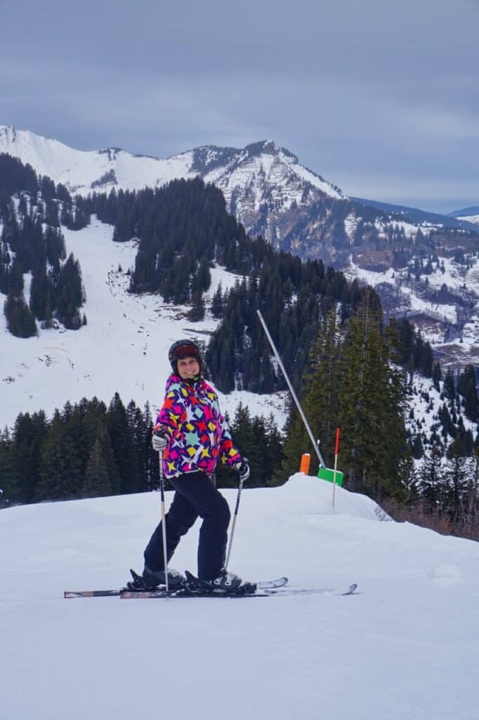 Marie im Skigebiet Damüls-Mellau mit dem 3TälerPass.