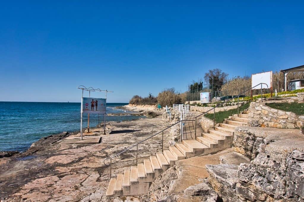 Beach Bar Macumba in der nähe von Novigrad, Istrien.
