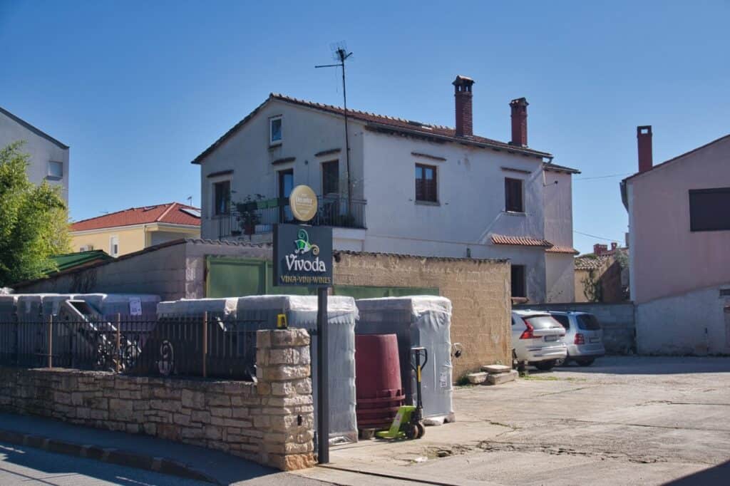 Die Vinarija Vivoda ist ein echter Geheimtipp für guten und günstigen Wein in Rovinj