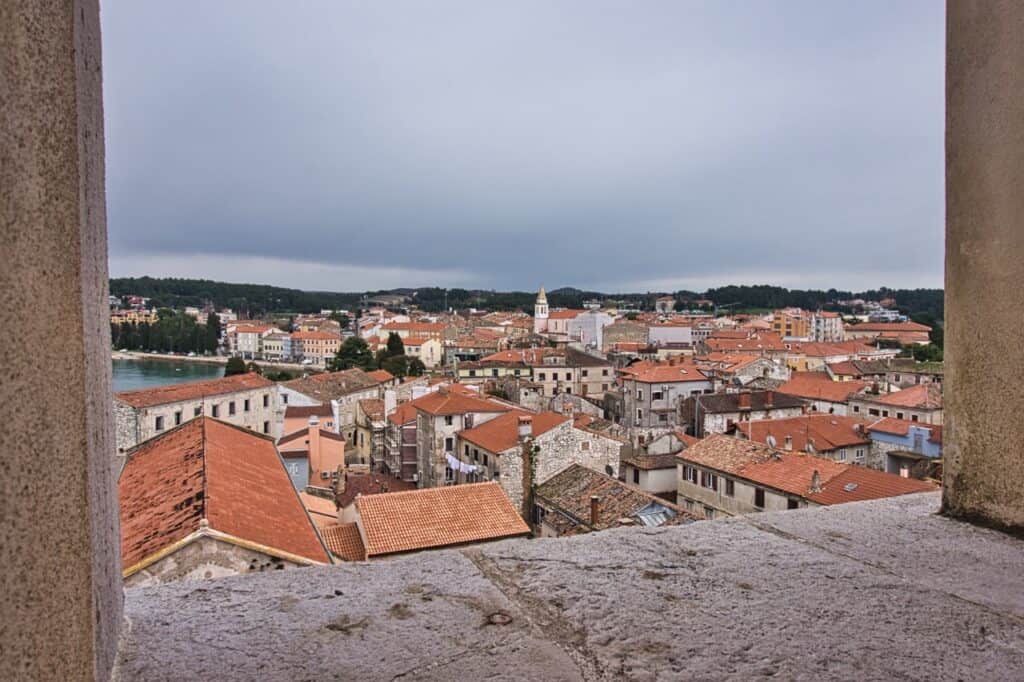 Ausblick vom Glockenturm der Euphrasius-Basilika in Porec, einer der größten Sehenswürdigkeiten.