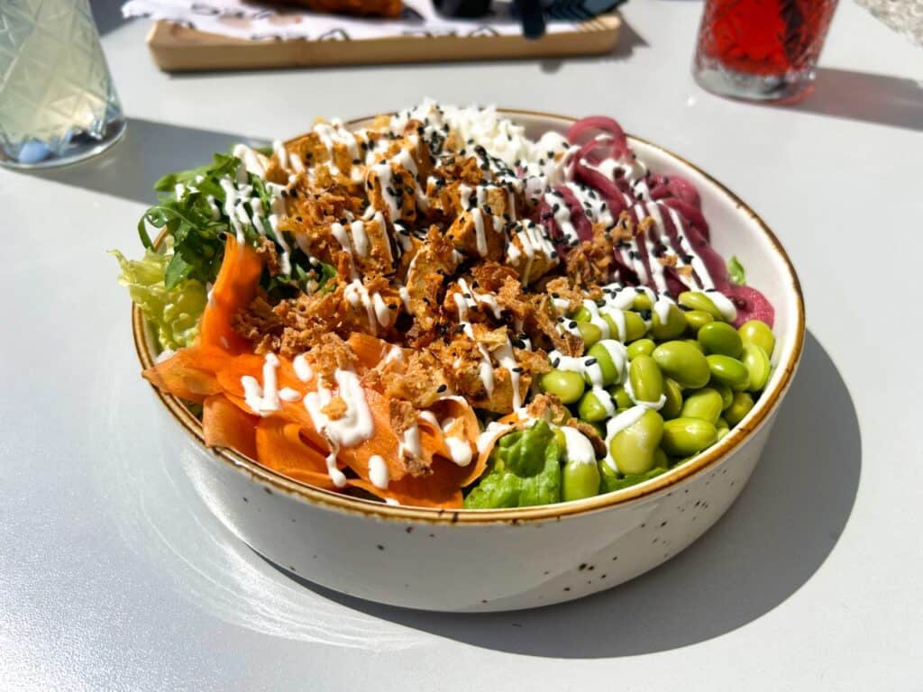 Eine gesunde Bowl im Restaurant VEG in Split