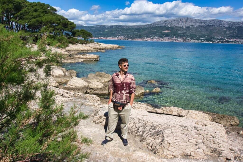 Chris zieht am Strand sein Fazit zu den besten Unternehmungen in Split