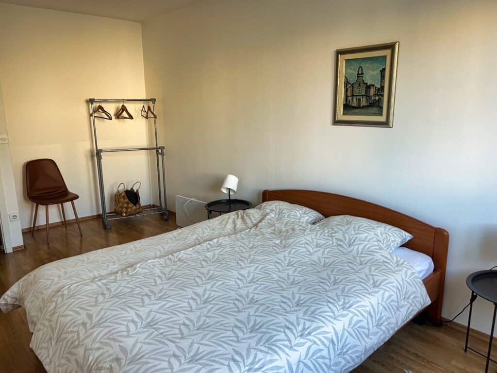 Das große Schlafzimmer in der Unterkunft Green Door