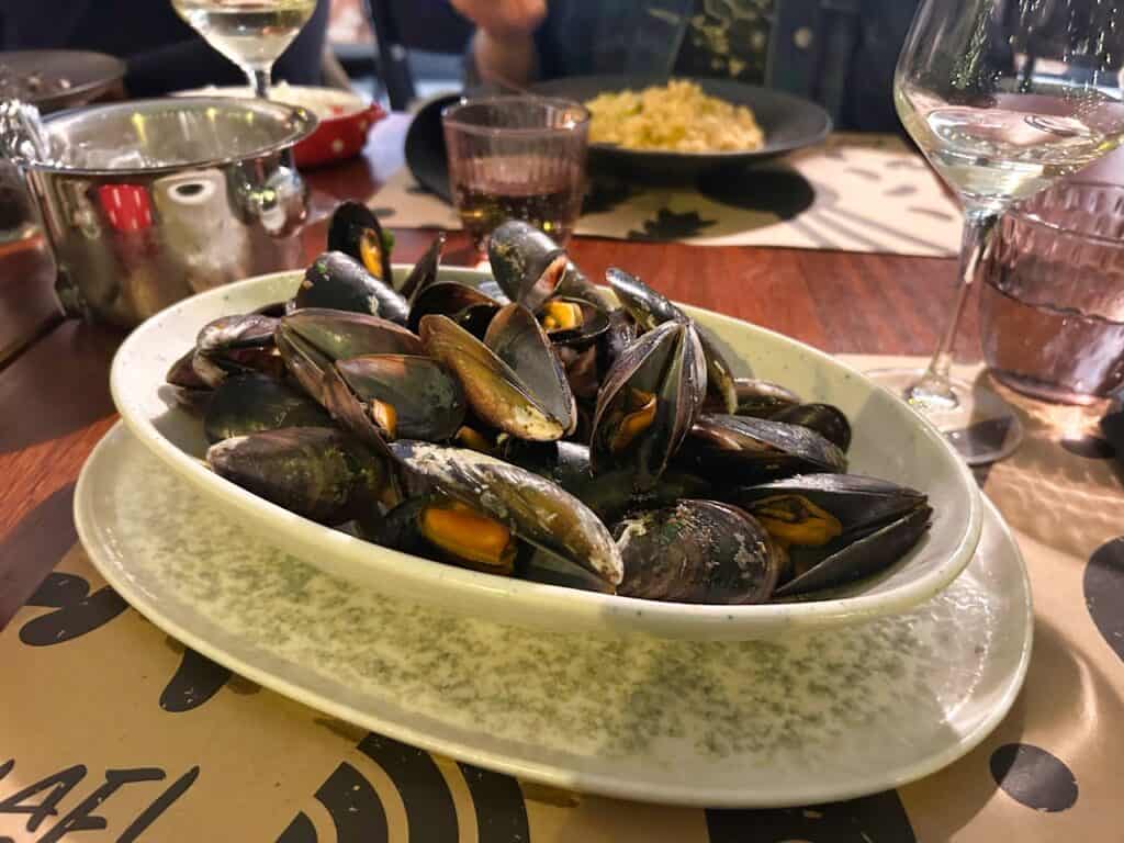 Miesmuscheln in unserem Lieblings-Restaurant Laf etwas außerhalb des Stadtzentrums von Split