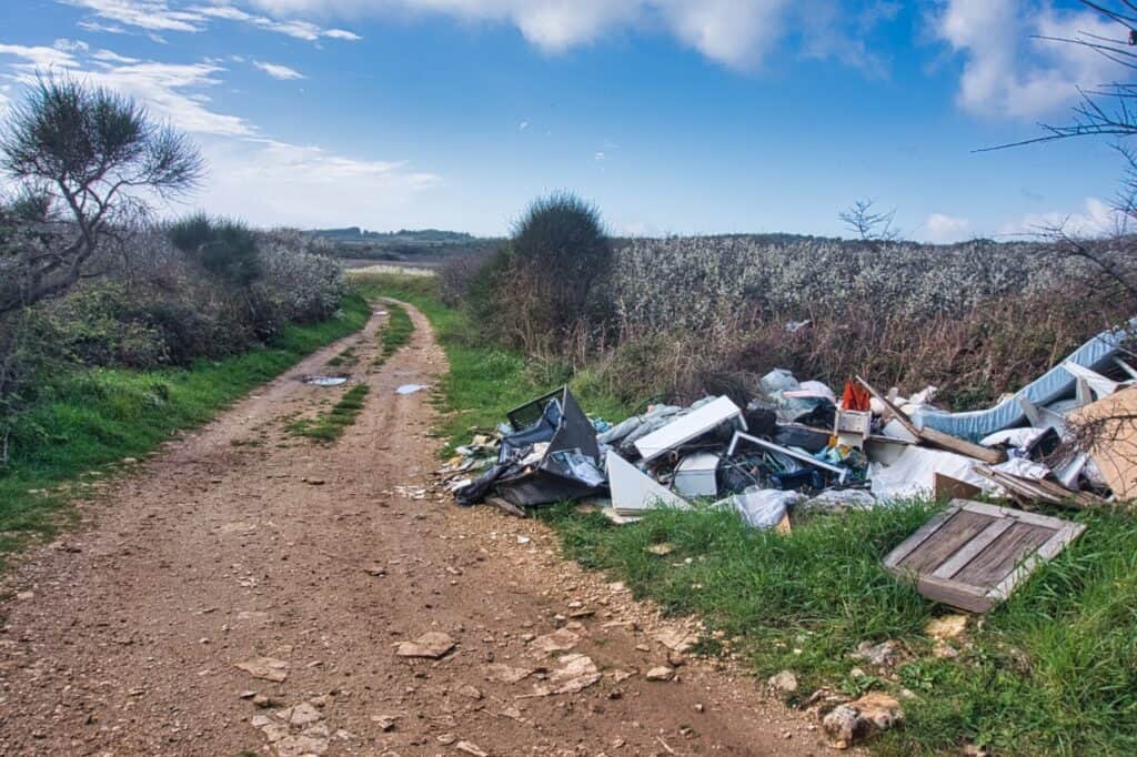 Müll in Kroatien bei Medulin.