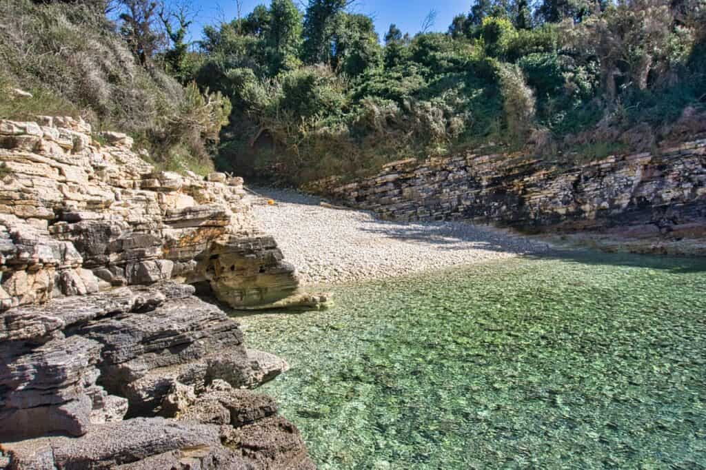 Unser Geheimtipp für einen Strand am Kap Kamenjak ist der Radovica Beach.