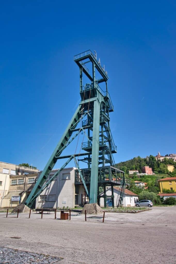 Ein Geheimtipp für einen Aussichtsturm ist der alte Förderturm im Industriegebiet von Labin.