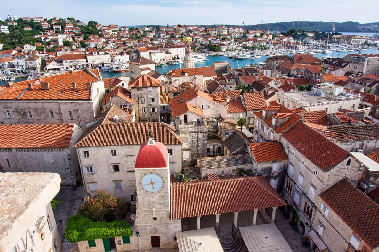 Trogir Altstadt: Unser perfekter Rundgang auf eigene Faust zu den schönsten Orten, Restaurants & Stränden