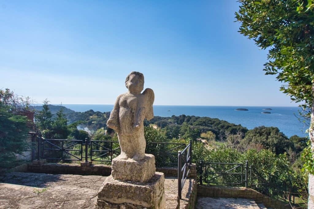 Aussichtspunkt Angel in der Altstadt von Vrsar ist eine der schönsten Sehenswürdigkeiten.