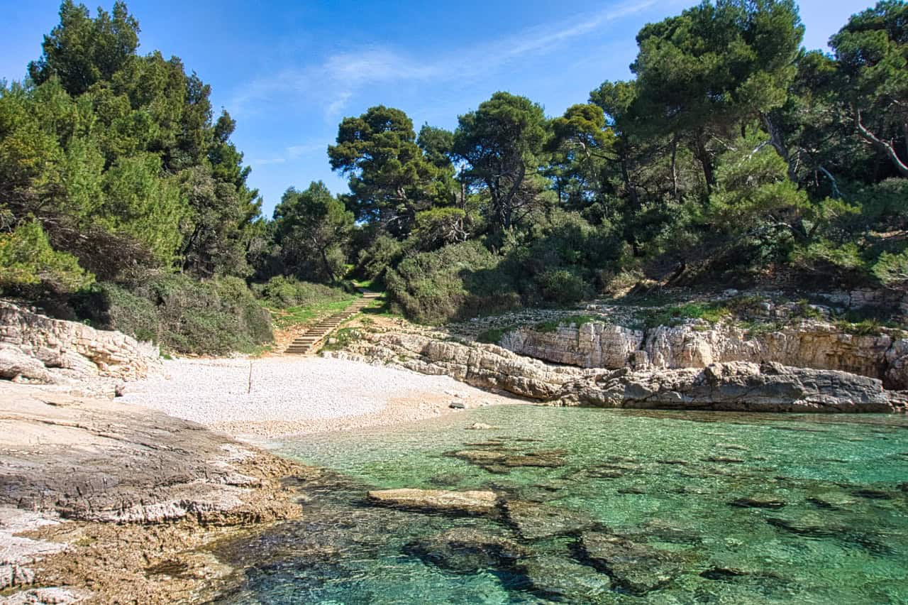 Pula Strand: Unsere 7 Favoriten (inkl. Geheimtipps, Sandstrand & Karte)