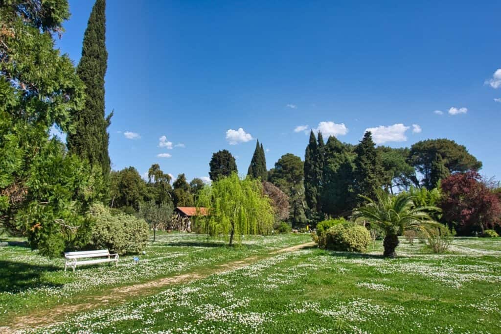 Mediterraner Garten im Brijuni Nationalpark in Kroatien.